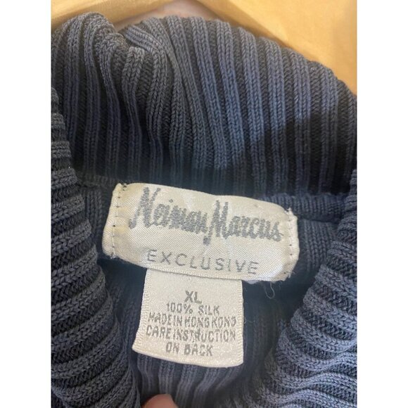 Neiman Marcus Exclusive Women's 100% Silk Turtle Neck Sweater - XL - Picture 10 of 11